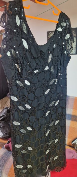 Trei rochițe purtate o singura dată