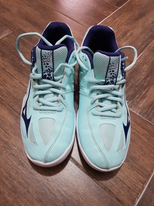 Vand adidasi de sala nr 38.5