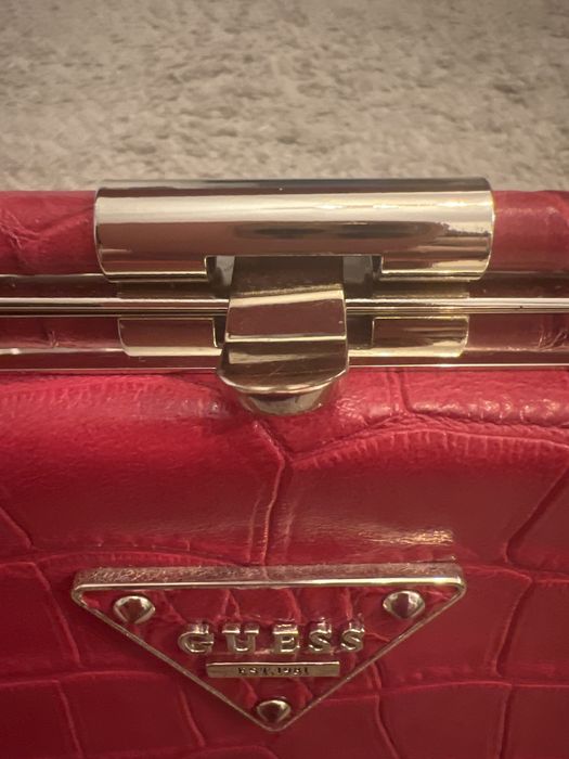 Дамска чанта Guess