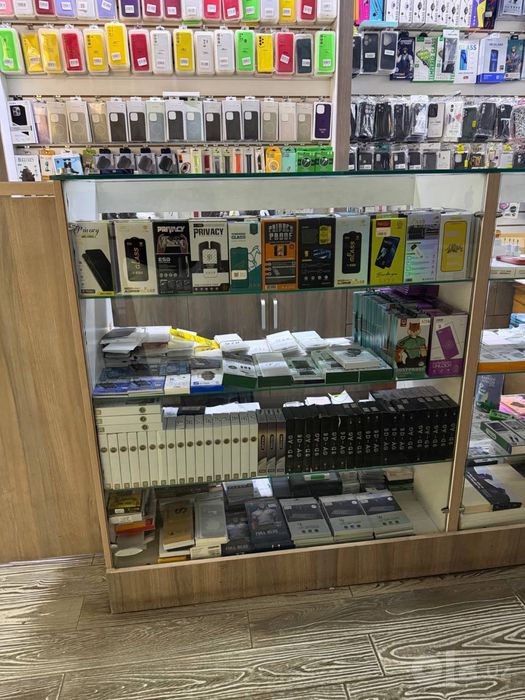 Продаётся готовая мебель для магазина аксессуаров