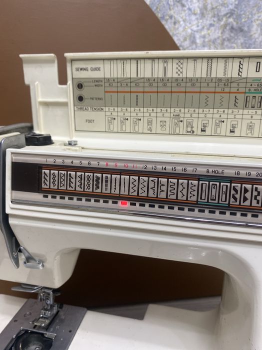 Продам швейную машину Janome