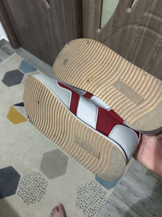 Adidasi polo folositi de 3 ori