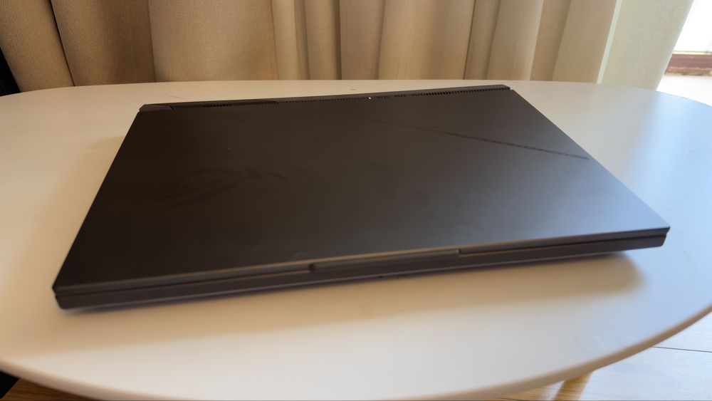 Laptop Gaming Asus ROG Strix 16” Rysen 9955HX3D/32GB/5070TI/1TB