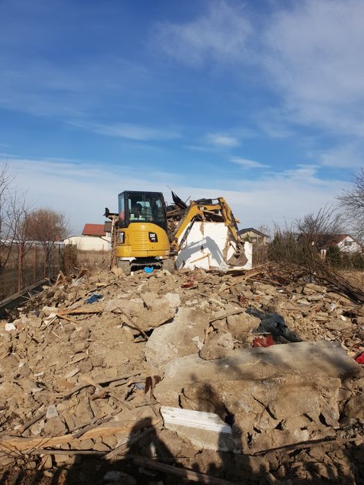 Închiriez ,execut lucrări cu excavator 10 Tone