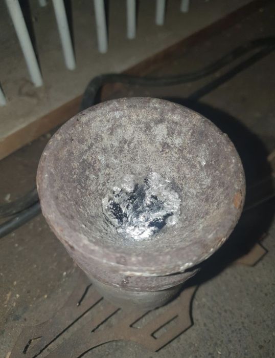 Creuzet topit metal vechi
