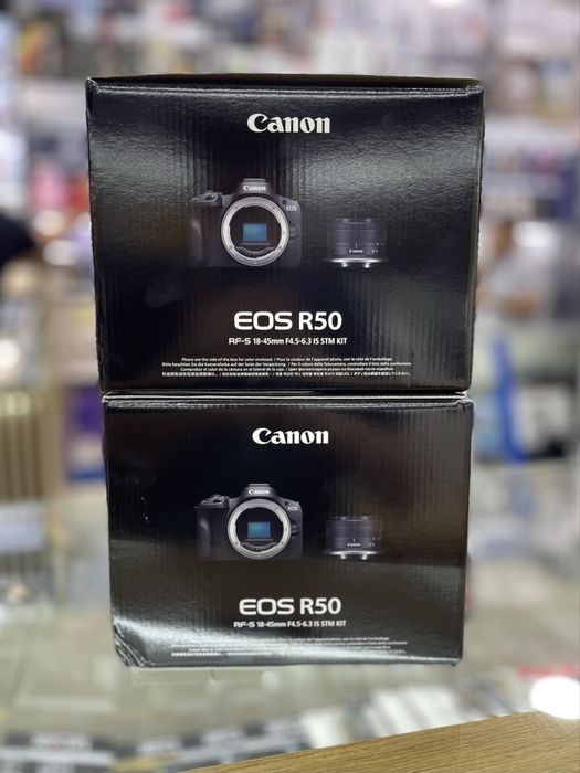 Canon eos R50.