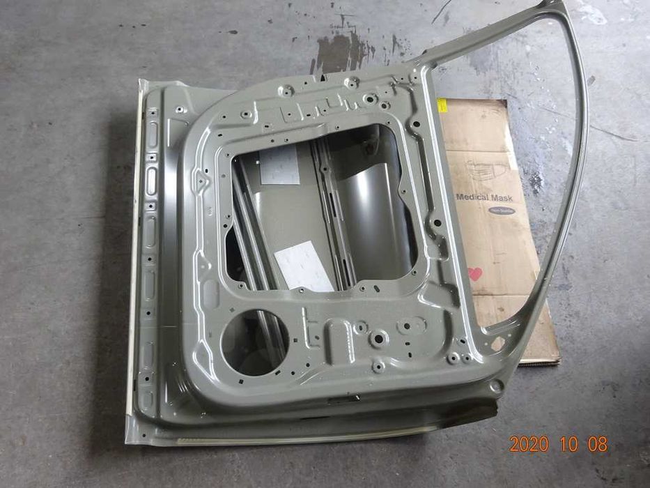 BYD Song Plus EV Левая/правая передняя дверь в сборе