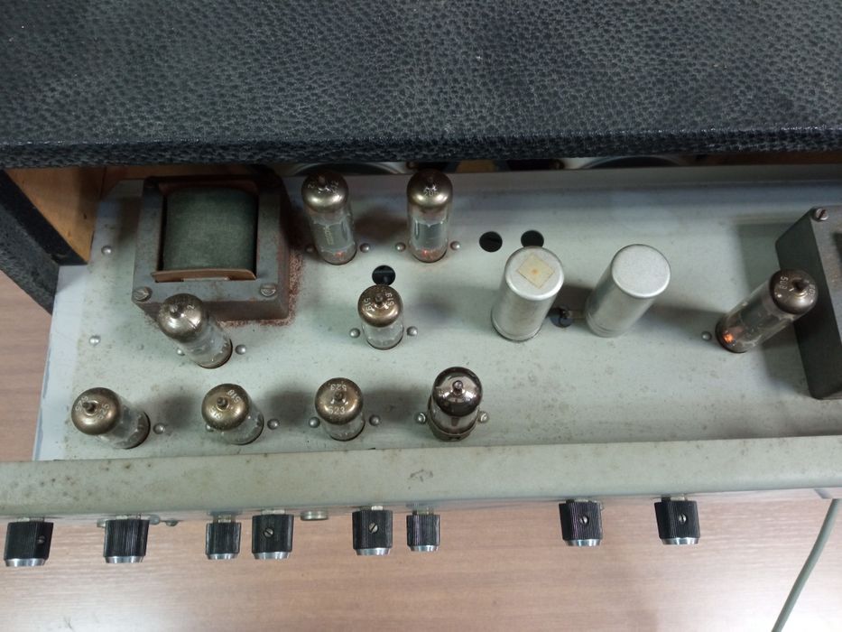 DIXILAND-Китарно кубе лампово.