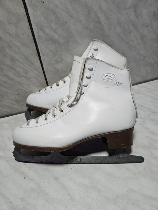 Patine 1521 gheata patinaj artistic marime 42 ( 28 cm)