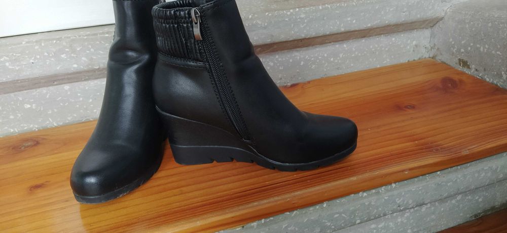 Botine cu talpa ortopedica