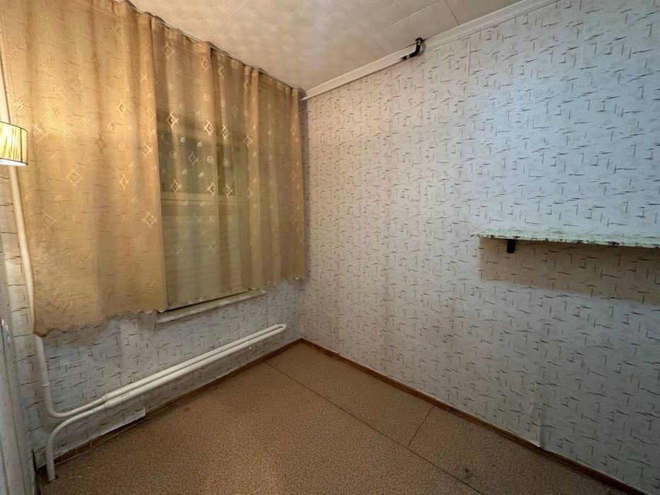 Продается 1-комнатная, переделанная в 2-х комеатную. Авиосозлар