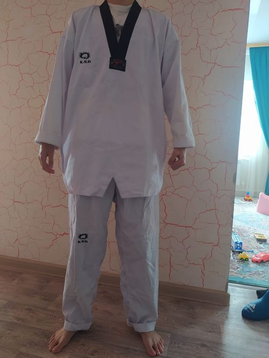 Спортивные костюмы