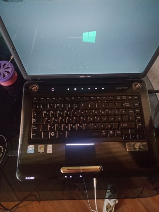 Ноутбук TOSHIBAe