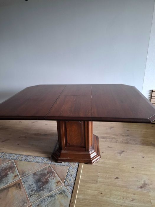 Антикварен Трапезен Комплект