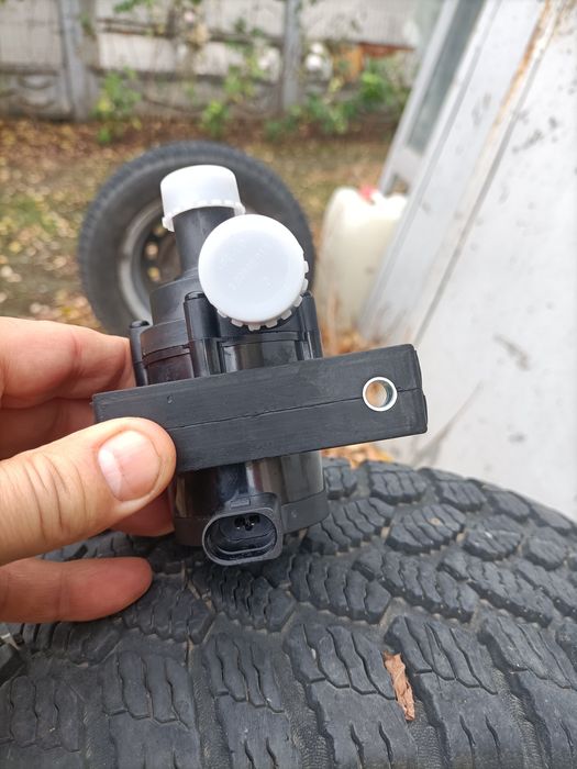 Pompa recirculare  auto