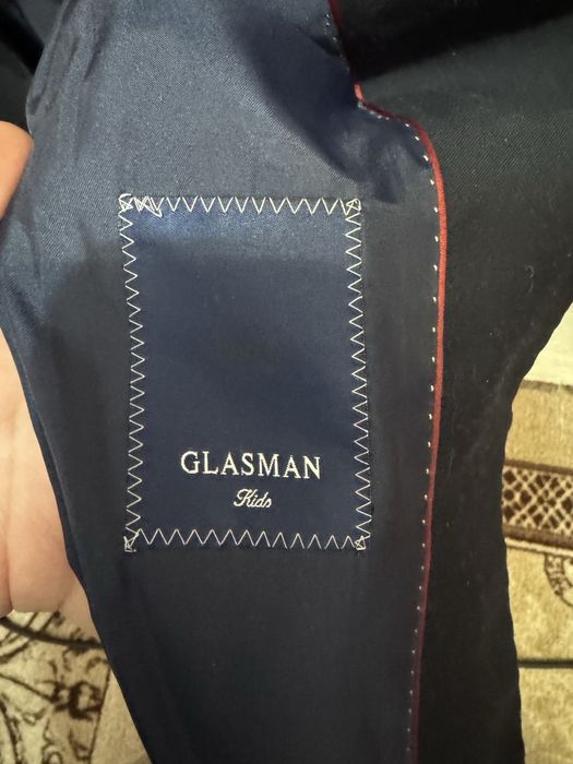 Продам костюм школный гласман