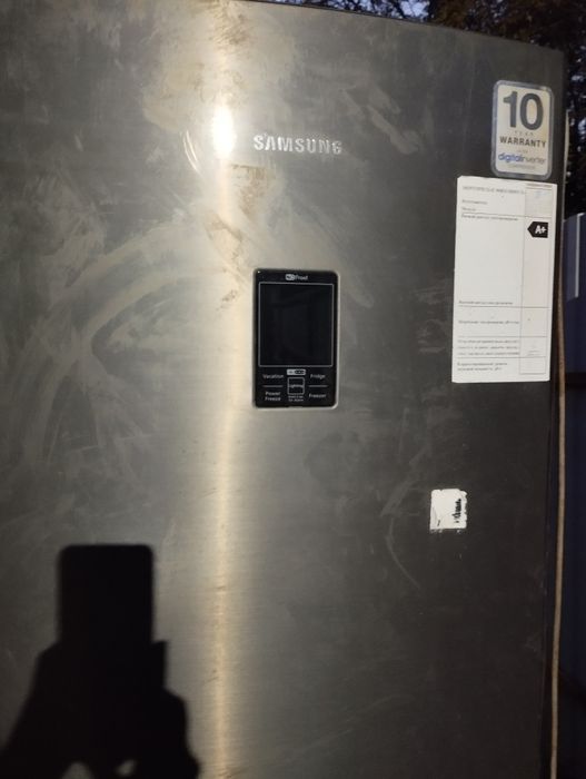 Продам холодильник Самсунг 20000