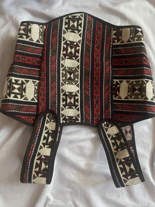 национальный этно-корсет.