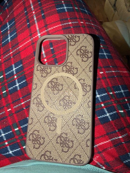 Husă iPhone 16 pro Max guess