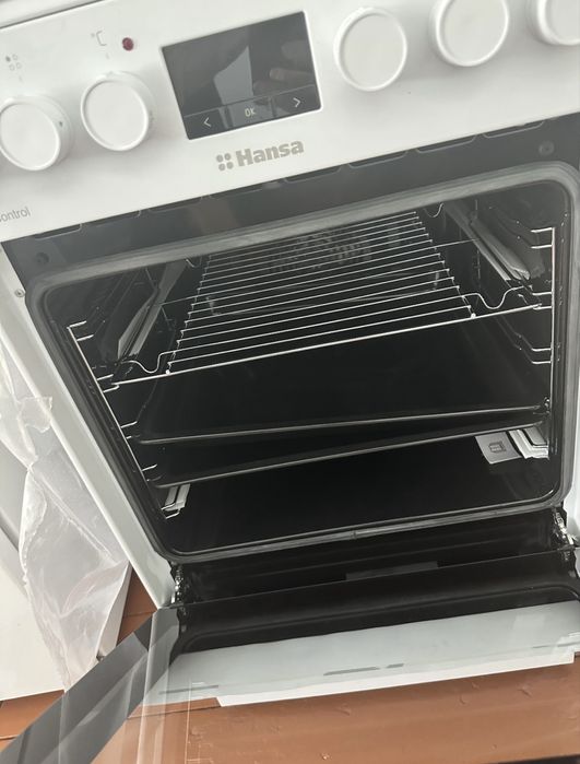 Продам газовую плиту Hansa