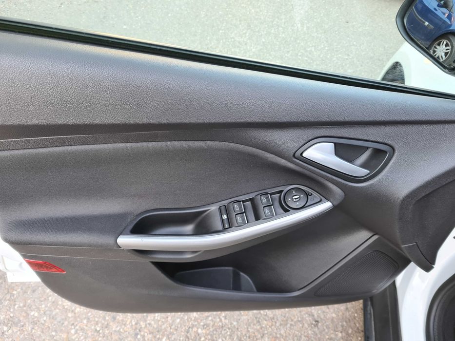 FORD Focus 2014 — imagine 5
