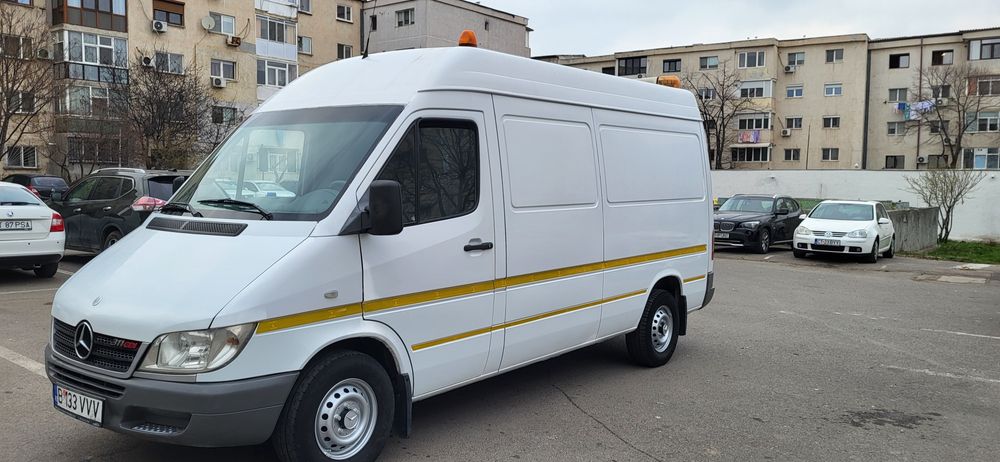 Transport Mutări servici Debarasări Alocări Evacuare Dubă Microbuz Aju