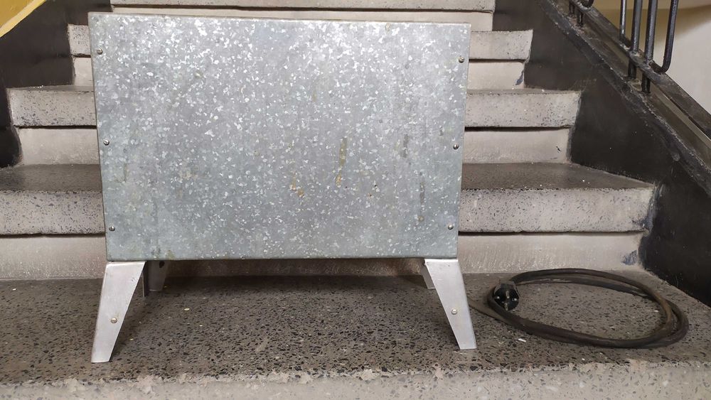 Електрическа печка с два реотана.