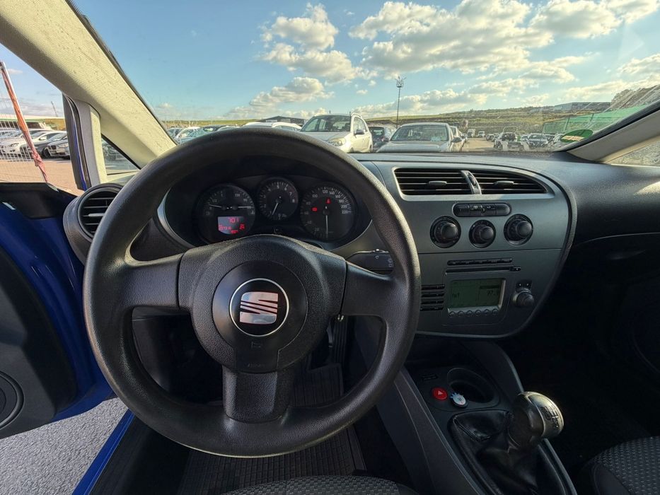 Seat Leon  1.6 MPI 102 cp benzina + gpl  (variante)