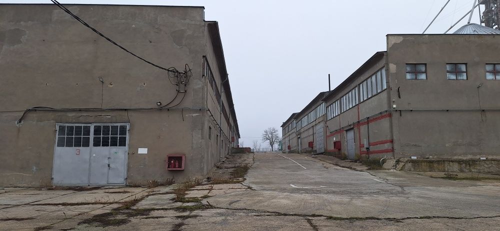 Отдават се под наем складови помещения - Разград, Промишлена гара