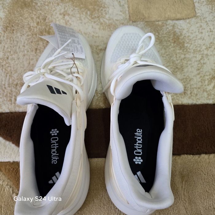 Adidasi marca adidas