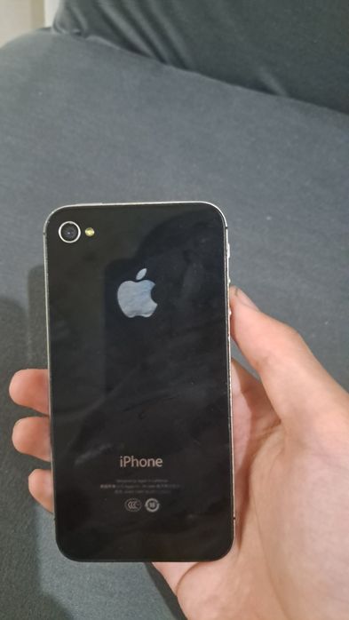 Apple iPhone 4S в хорошем состоянии