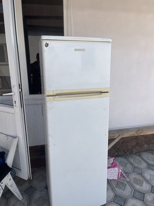 Продам холодильник
