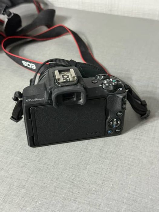 Продам камеру canon m50