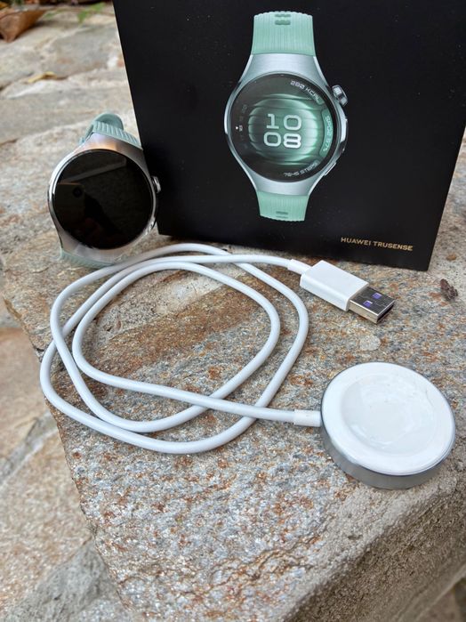 Часовник Huawei Watch 5 нов