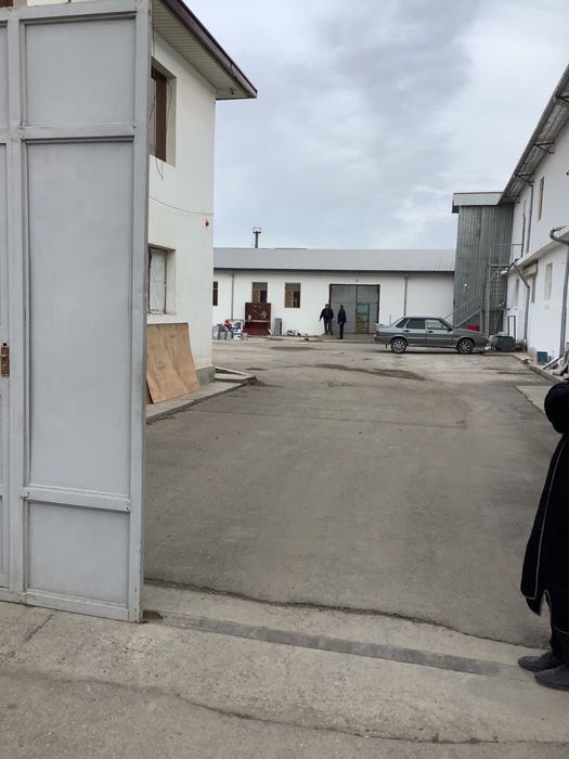 Продается база с скалдскими помещениями. Бектемирский район.