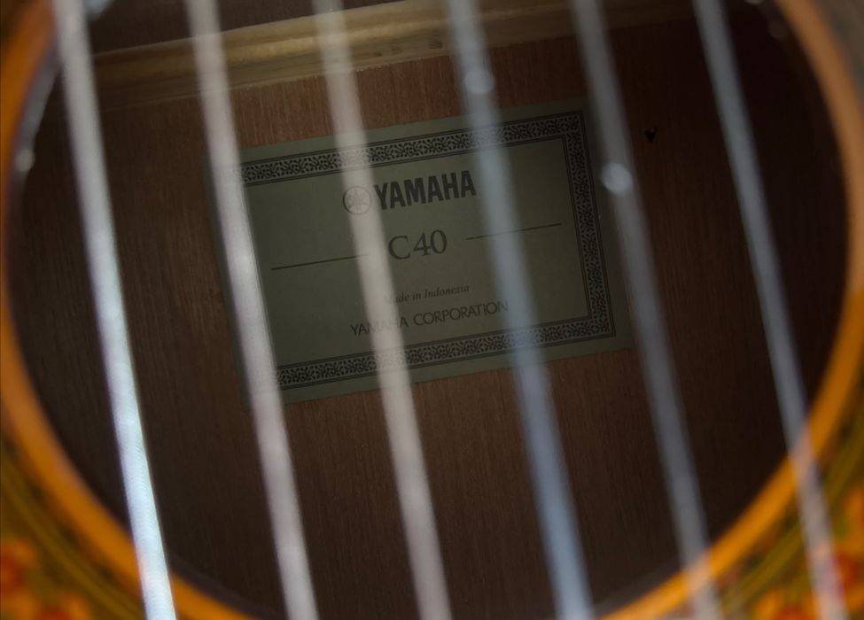 Классическая гитара YAMAHA C-40