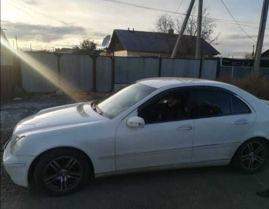 Продам машину Mercedes C240