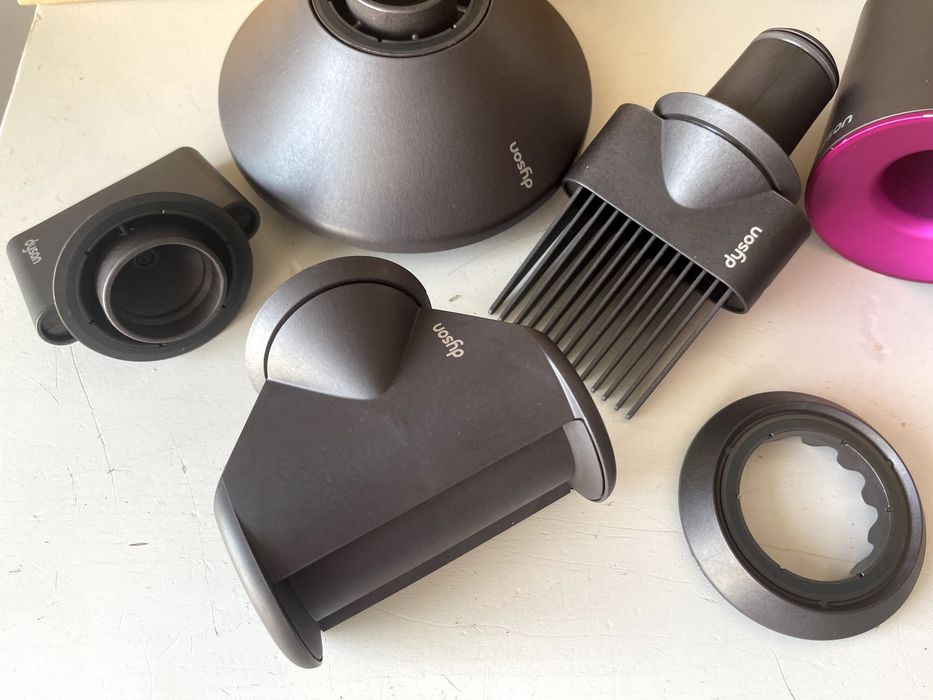 Оригинален Сешоар Dyson SUPERSONIC HD07 от Зора 5 приставки Отличен!