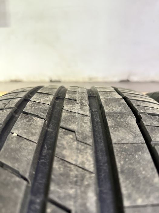 Комплект летних шин 235/55/20