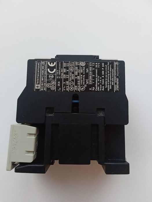 Контактори Telemecanique LC1-D09-10  работещи / тествани /