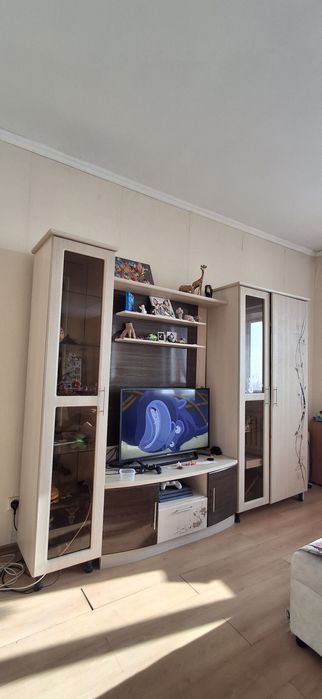 Продам горку для гостинной