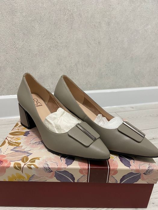 Продам женские туфли