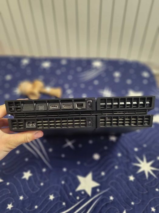 Vand ps 4 într-o stare foarte bună