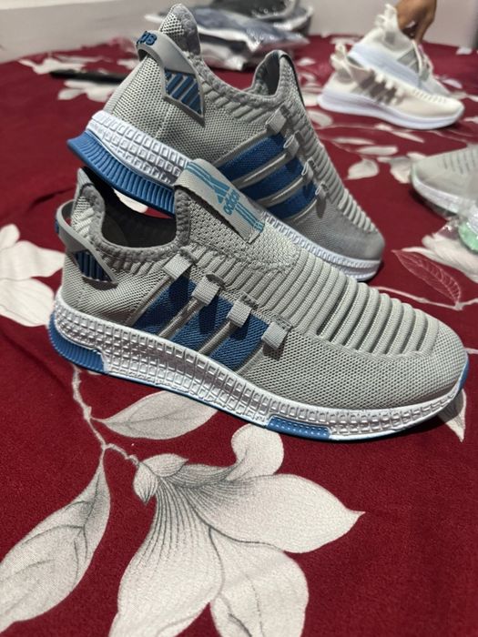 Adidași adidas plasa