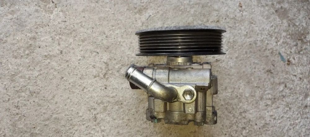 Продам Гур контрактный На Мицубиси Паджеро 4 3.0