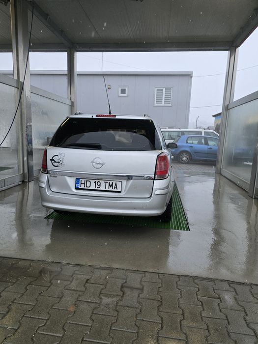 Vând Opel Astra H