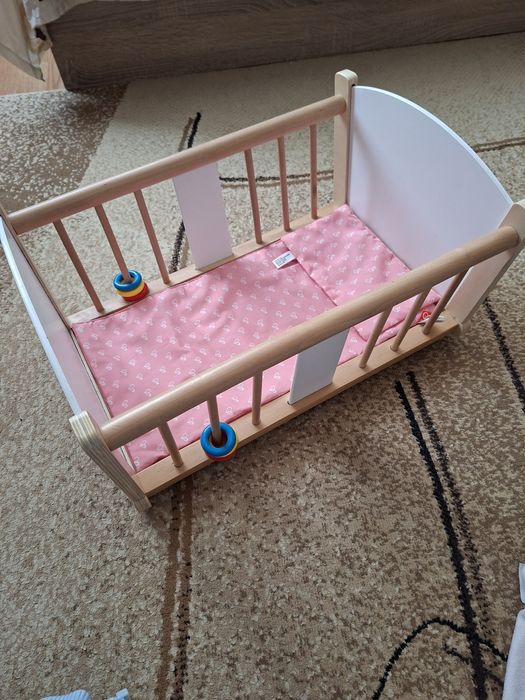 Дървено люлеещо креватче за кукли HAPE
