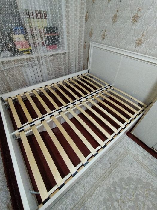 Велосипед и Кровать с Матрасом.