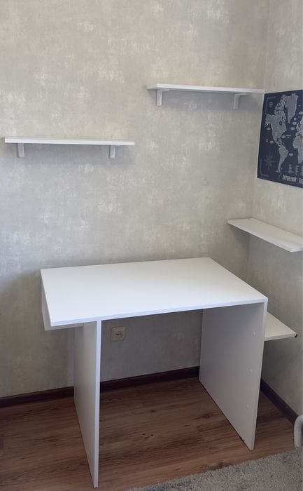 Стол письменный белый