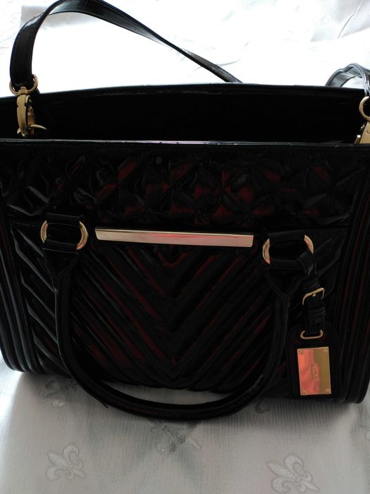 Продам лакированную сумку - портфель